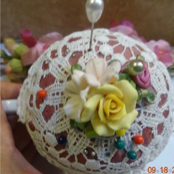 Vintage Teacup Pin Cushion - Picture 2 of 6
